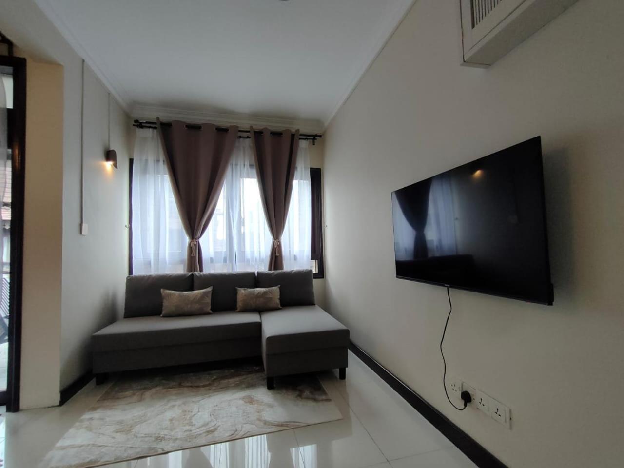 Renovated 2 Bedroom Seavilla For 6pax Apartment