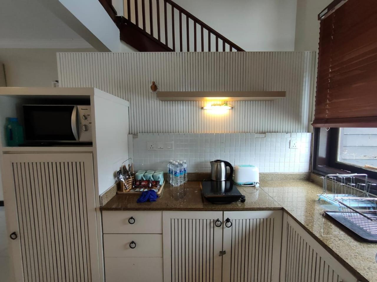 Renovated 2 Bedroom Seavilla For 6pax Apartment *