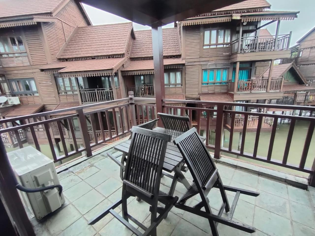 Renovated 2 Bedroom Seavilla For 6pax Apartment