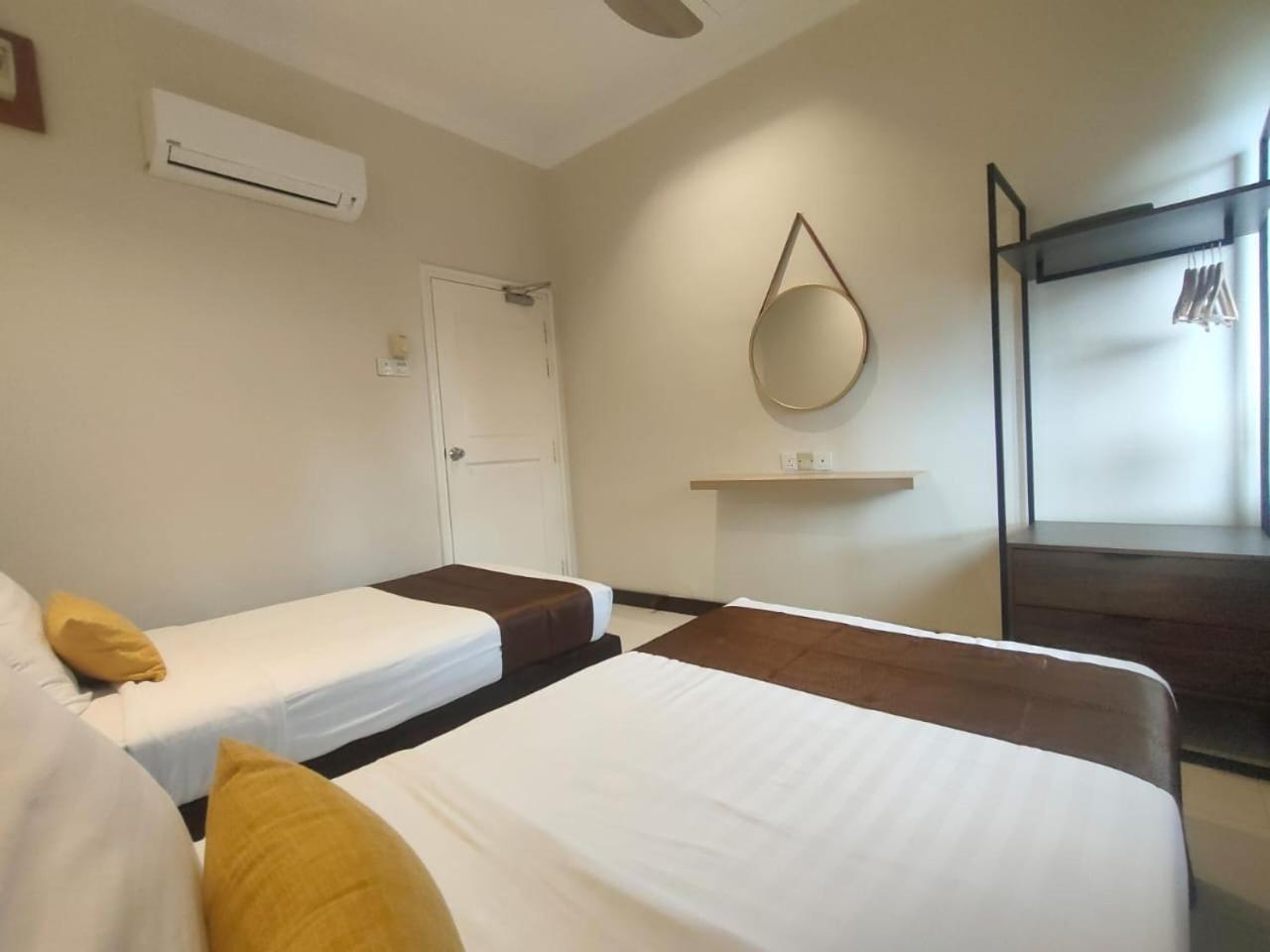 Renovated 2 Bedroom Seavilla For 6pax Apartment